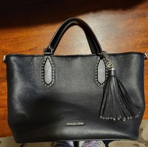 Michael kors purse black 2 ways to carry